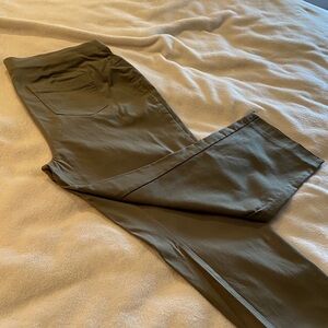 Elegant Olive Women's Capris